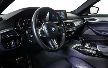 BMW 5 серия, 2018 год, 3 659 000 рублей, 16 фотография