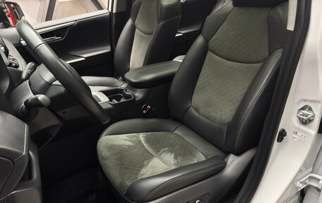 Toyota RAV4, 2024 год, 3 950 000 рублей, 14 фотография