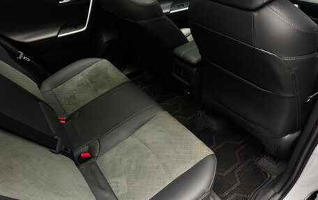 Toyota RAV4, 2024 год, 3 950 000 рублей, 24 фотография