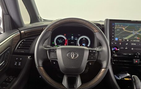 Toyota Alphard, 2025 год, 10 785 000 рублей, 9 фотография