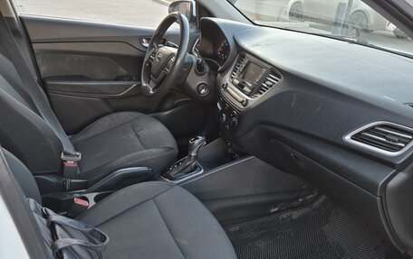 Hyundai Solaris II рестайлинг, 2018 год, 690 000 рублей, 11 фотография