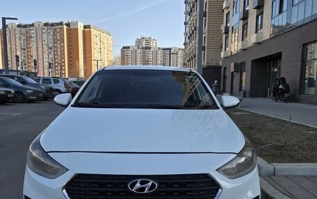 Hyundai Solaris II рестайлинг, 2018 год, 690 000 рублей, 3 фотография