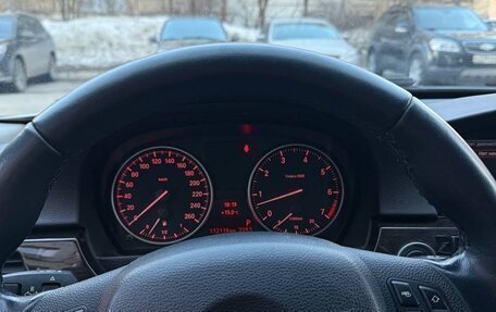 BMW 3 серия, 2011 год, 1 300 000 рублей, 17 фотография