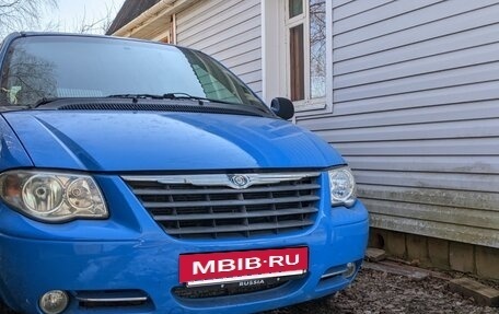 Chrysler Town & Country IV, 2002 год, 780 000 рублей, 3 фотография