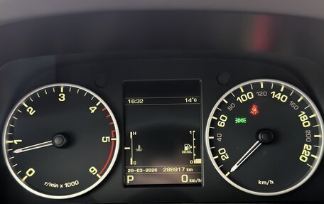 Land Rover Discovery IV, 2013 год, 2 350 000 рублей, 21 фотография