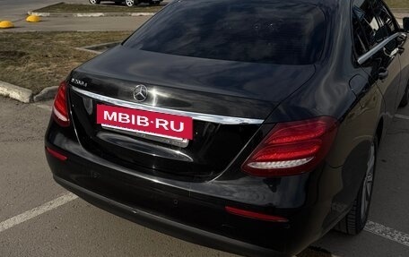 Mercedes-Benz E-Класс, 2020 год, 2 850 000 рублей, 4 фотография