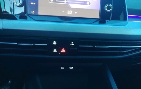 Volkswagen Golf VIII, 2021 год, 1 730 000 рублей, 25 фотография