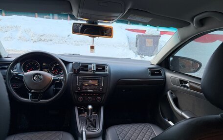 Volkswagen Jetta VI, 2015 год, 900 000 рублей, 6 фотография