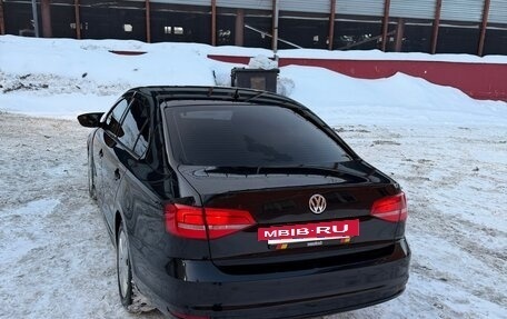Volkswagen Jetta VI, 2015 год, 900 000 рублей, 4 фотография