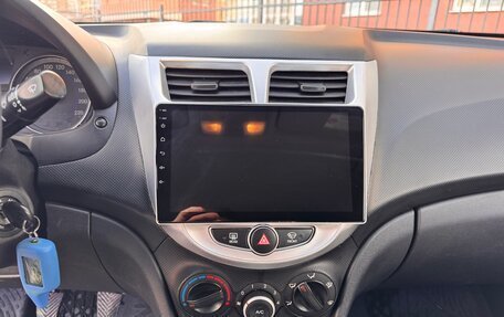 Hyundai Solaris II рестайлинг, 2012 год, 770 000 рублей, 16 фотография