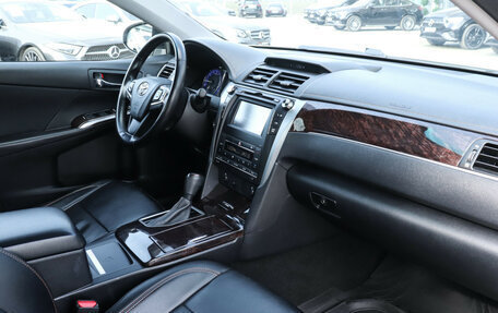 Toyota Camry, 2016 год, 2 560 000 рублей, 9 фотография