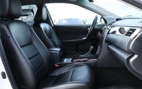 Toyota Camry, 2016 год, 2 560 000 рублей, 14 фотография