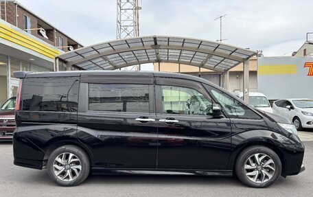 Honda Stepwgn IV, 2017 год, 1 650 000 рублей, 4 фотография