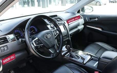 Toyota Camry, 2016 год, 2 560 000 рублей, 13 фотография