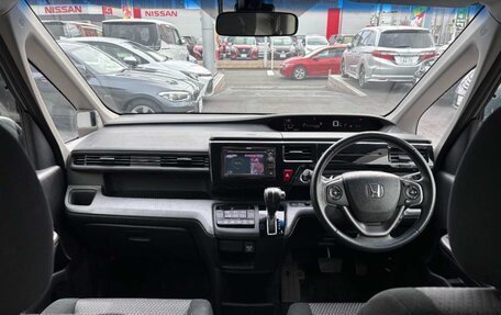 Honda Stepwgn IV, 2017 год, 1 650 000 рублей, 13 фотография