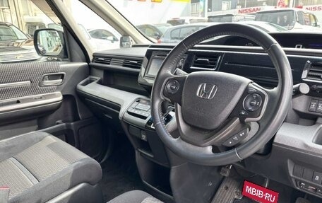Honda Stepwgn IV, 2017 год, 1 650 000 рублей, 14 фотография