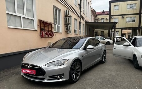 Tesla Model S I, 2012 год, 1 950 000 рублей, 1 фотография