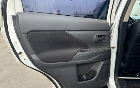 Mitsubishi Outlander III рестайлинг 3, 2018 год, 1 699 000 рублей, 9 фотография