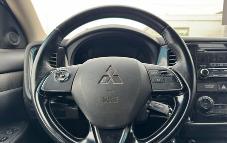 Mitsubishi Outlander III рестайлинг 3, 2018 год, 1 699 000 рублей, 12 фотография