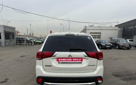 Mitsubishi Outlander III рестайлинг 3, 2018 год, 1 699 000 рублей, 4 фотография