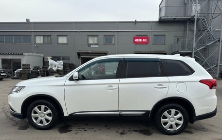 Mitsubishi Outlander III рестайлинг 3, 2018 год, 1 699 000 рублей, 6 фотография
