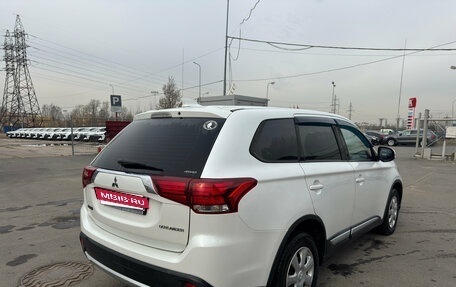 Mitsubishi Outlander III рестайлинг 3, 2018 год, 1 699 000 рублей, 3 фотография