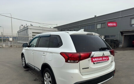 Mitsubishi Outlander III рестайлинг 3, 2018 год, 1 699 000 рублей, 5 фотография