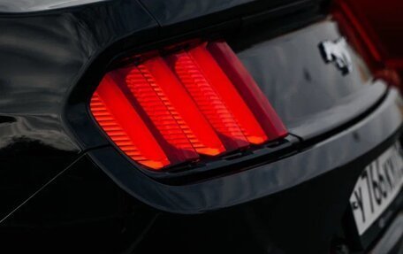 Ford Mustang VI рестайлинг, 2017 год, 4 200 000 рублей, 17 фотография