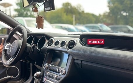 Ford Mustang VI рестайлинг, 2017 год, 4 200 000 рублей, 6 фотография