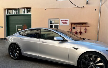 Tesla Model S I, 2012 год, 1 950 000 рублей, 4 фотография