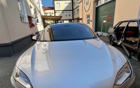 Tesla Model S I, 2012 год, 1 950 000 рублей, 6 фотография