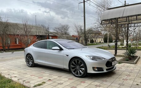 Tesla Model S I, 2012 год, 1 950 000 рублей, 11 фотография