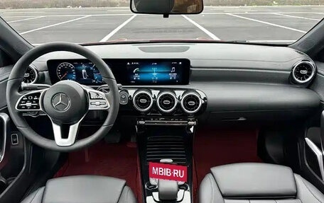 Mercedes-Benz A-Класс, 2021 год, 1 577 700 рублей, 10 фотография