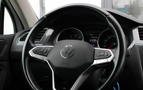 Volkswagen Tiguan II, 2021 год, 2 850 000 рублей, 21 фотография