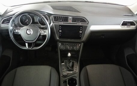 Volkswagen Tiguan II, 2019 год, 2 000 000 рублей, 9 фотография