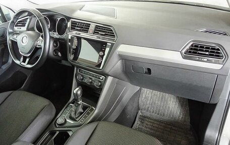 Volkswagen Tiguan II, 2019 год, 2 000 000 рублей, 10 фотография