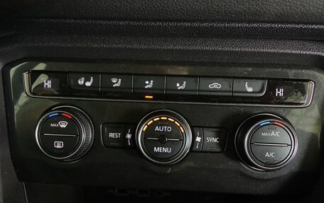 Volkswagen Tiguan II, 2019 год, 2 000 000 рублей, 15 фотография