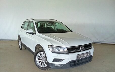 Volkswagen Tiguan II, 2019 год, 2 000 000 рублей, 3 фотография