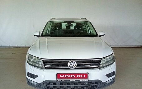 Volkswagen Tiguan II, 2019 год, 2 000 000 рублей, 2 фотография