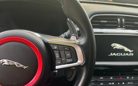 Jaguar E-Pace, 2018 год, 3 300 000 рублей, 15 фотография