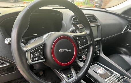 Jaguar E-Pace, 2018 год, 3 300 000 рублей, 18 фотография