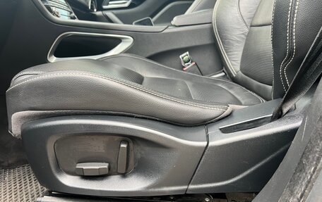 Jaguar E-Pace, 2018 год, 3 300 000 рублей, 21 фотография