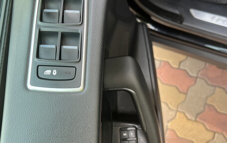 Jaguar E-Pace, 2018 год, 3 300 000 рублей, 36 фотография