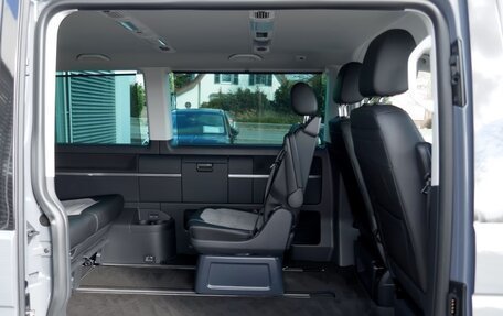 Volkswagen Multivan T6 рестайлинг, 2022 год, 4 800 000 рублей, 8 фотография