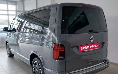 Volkswagen Multivan T6 рестайлинг, 2022 год, 4 800 000 рублей, 3 фотография