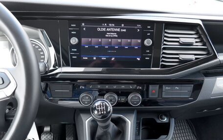 Volkswagen Multivan T6 рестайлинг, 2022 год, 4 800 000 рублей, 10 фотография