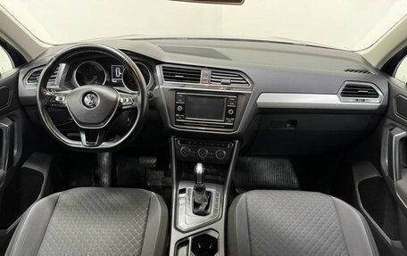 Volkswagen Tiguan II, 2017 год, 1 977 000 рублей, 10 фотография