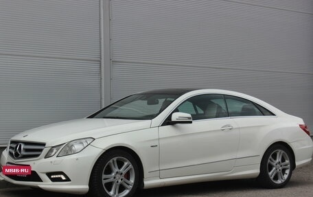 Mercedes-Benz E-Класс, 2010 год, 1 117 000 рублей, 5 фотография