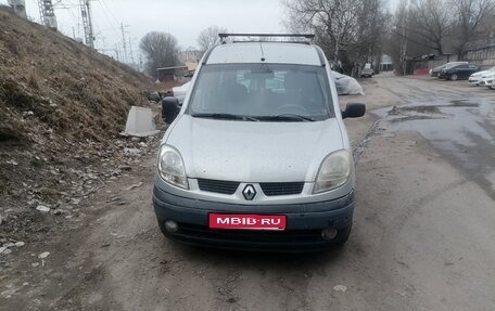 Renault Kangoo II рестайлинг, 2004 год, 250 000 рублей, 1 фотография