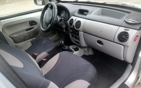 Renault Kangoo II рестайлинг, 2004 год, 250 000 рублей, 5 фотография